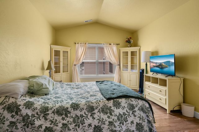 659 Blue Moon Drive, Central Point, OR 97502