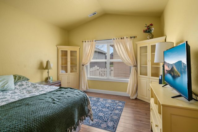 659 Blue Moon Drive, Central Point, OR 97502