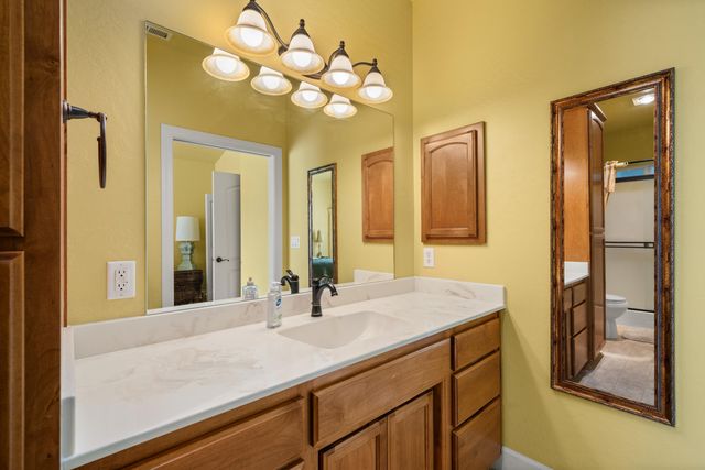 659 Blue Moon Drive, Central Point, OR 97502