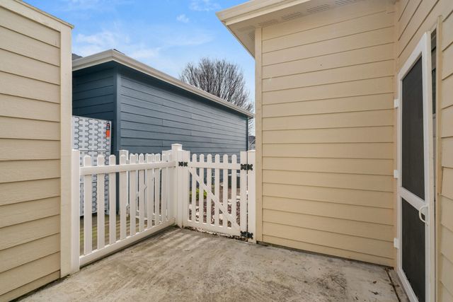 659 Blue Moon Drive, Central Point, OR 97502