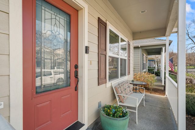 659 Blue Moon Drive, Central Point, OR 97502