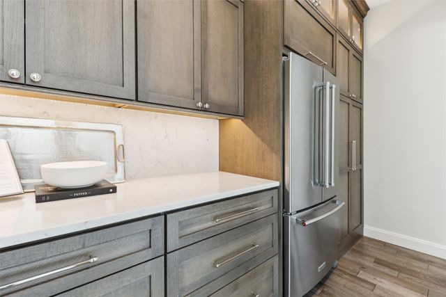 3700 Hidden Creek Drive, West Des Moines, IA 50265