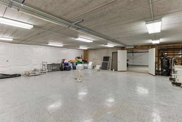 3700 Hidden Creek Drive, West Des Moines, IA 50265