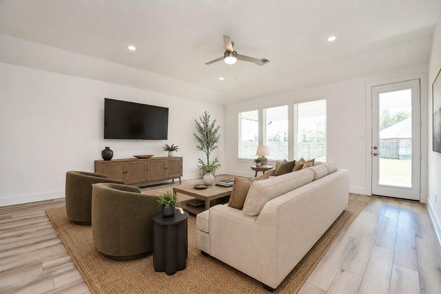 215 Springfield Terrace Court, Conroe, TX 77304