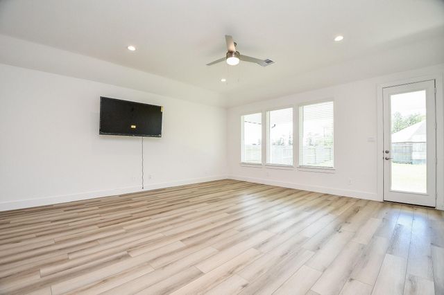215 Springfield Terrace Court, Conroe, TX 77304