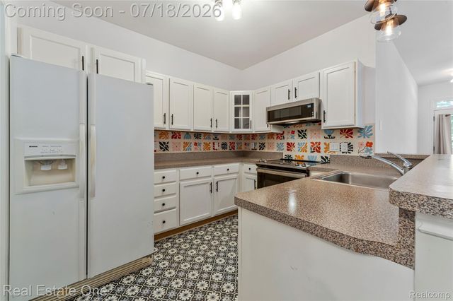 256 Constitution Street, Canton Charter Township, MI 48188