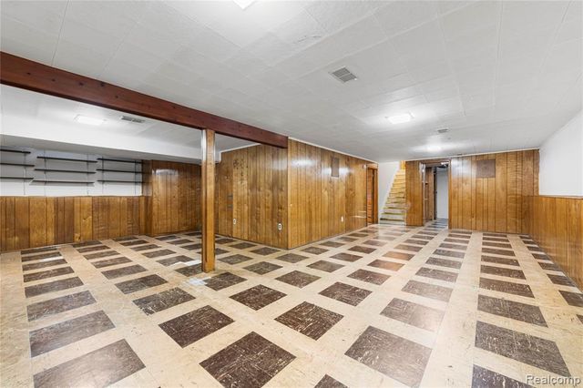 28876 Palm Beach Drive, Warren, MI 48093