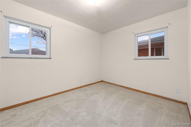 28876 Palm Beach Drive, Warren, MI 48093