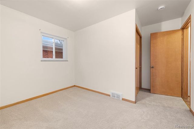 28876 Palm Beach Drive, Warren, MI 48093