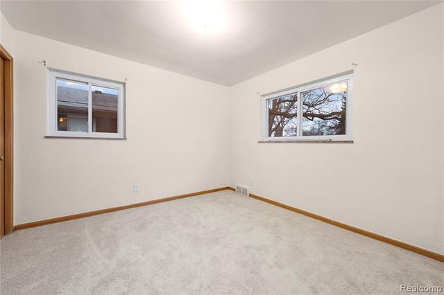 28876 Palm Beach Drive, Warren, MI 48093