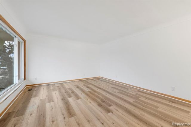 28876 Palm Beach Drive, Warren, MI 48093