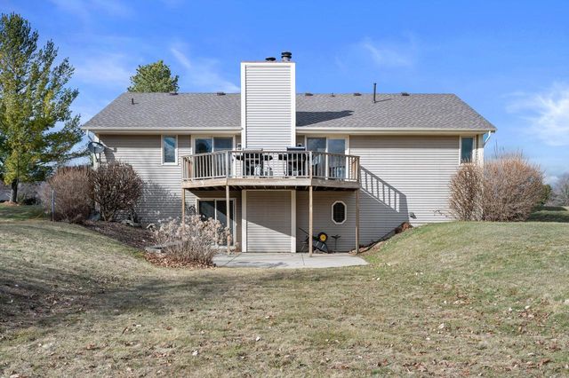 S47W25739 Wood Lilly LANE, Waukesha, WI 53189
