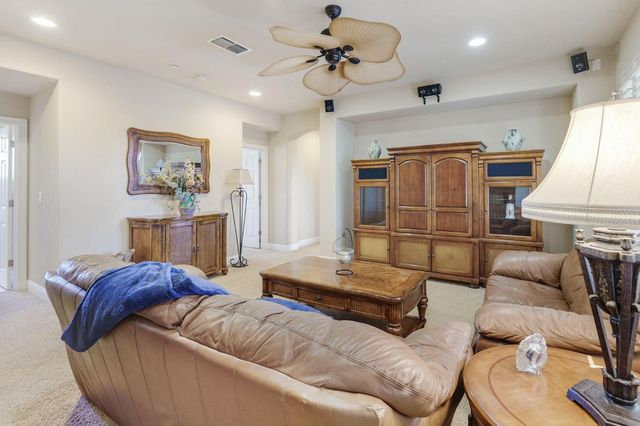 33426 Canvas Back St, Woodland, CA 95695