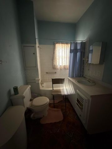 607 Clarendon Street, Mclean, TX 79057