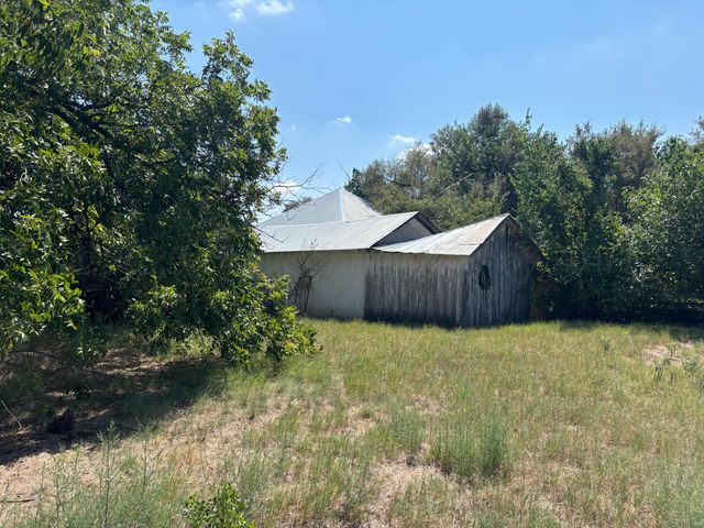 607 Clarendon Street, Mclean, TX 79057