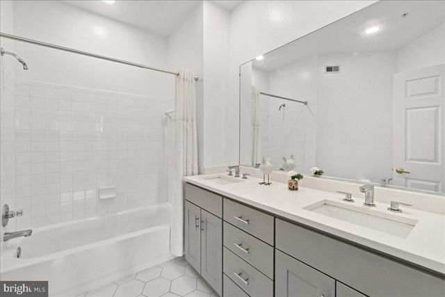 110 CHEVY CHASE ST #301, Gaithersburg, MD 20878