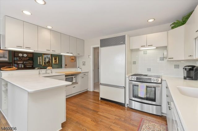 1407 Chapel Hill Rd, Mountainside Boro, NJ 07092