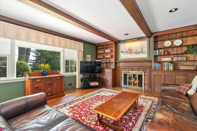 1407 Chapel Hill Rd, Mountainside Boro, NJ 07092