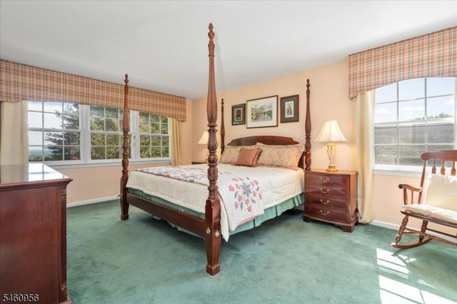 1407 Chapel Hill Rd, Mountainside Boro, NJ 07092