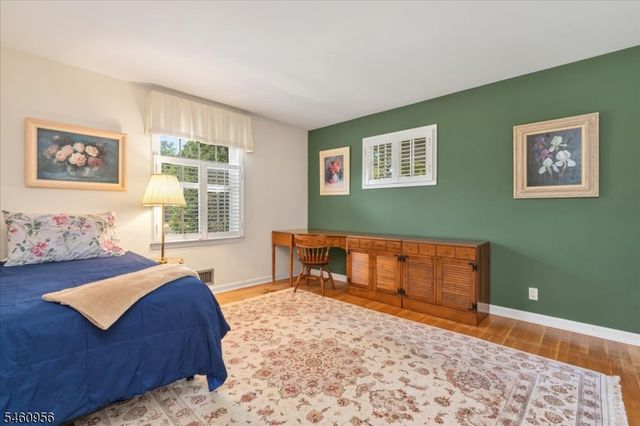 1407 Chapel Hill Rd, Mountainside Boro, NJ 07092