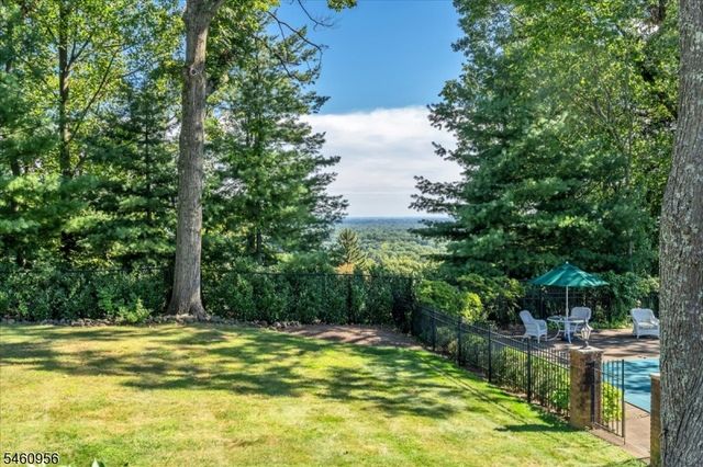 1407 Chapel Hill Rd, Mountainside Boro, NJ 07092