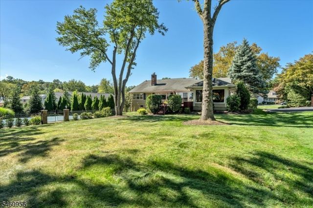 1407 Chapel Hill Rd, Mountainside Boro, NJ 07092
