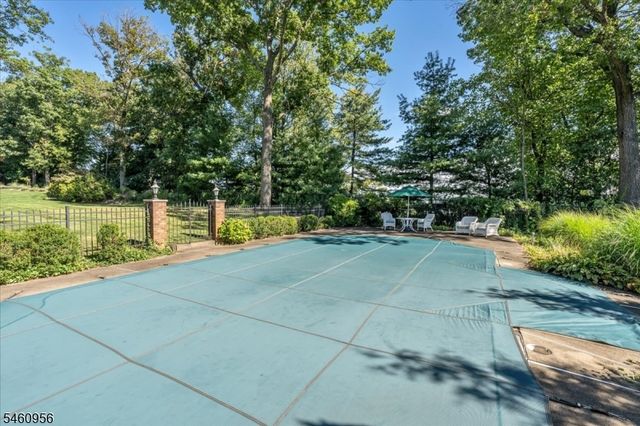 1407 Chapel Hill Rd, Mountainside Boro, NJ 07092