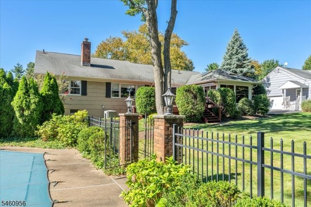 1407 Chapel Hill Rd, Mountainside Boro, NJ 07092