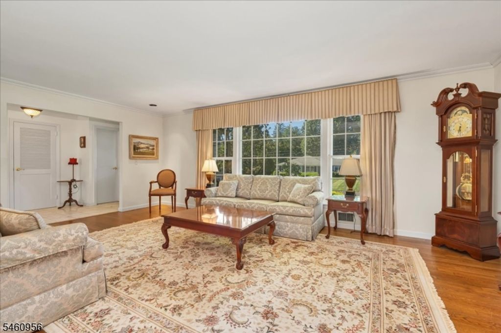 1407 Chapel Hill Rd, Mountainside Boro, NJ 07092 — photo 4