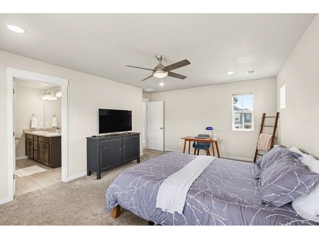4453 Barrow Ln, Timnath, CO 80547