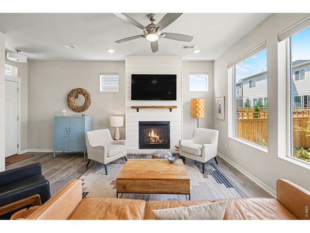 4453 Barrow Ln, Timnath, CO 80547