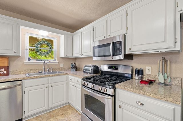 1206 Bales Street, Cleburne, TX 76033