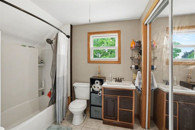 4071 Ivanrest Avenue, Grandville, MI 49418