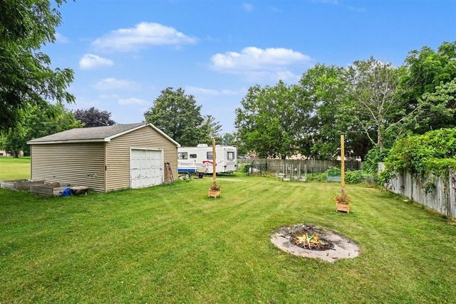 4071 Ivanrest Avenue, Grandville, MI 49418