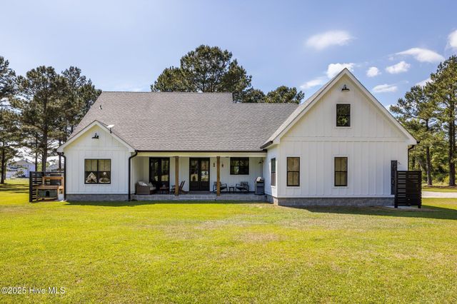 364 Old Stanton Road, Beaufort, NC 28516