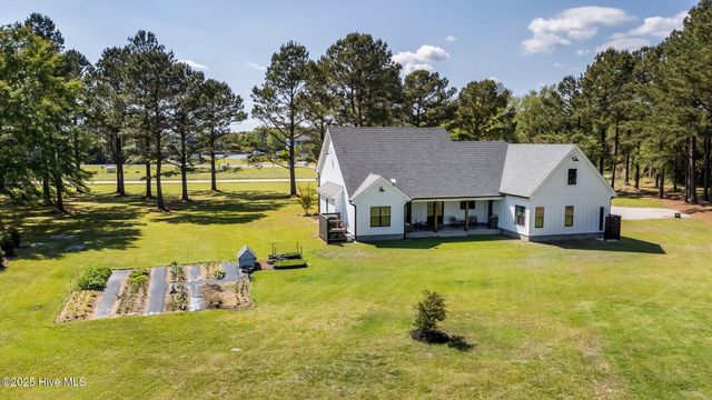 364 Old Stanton Road, Beaufort, NC 28516