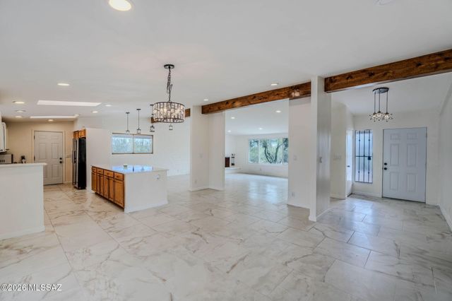 6337 N Pomona Road, Tucson, AZ 85704