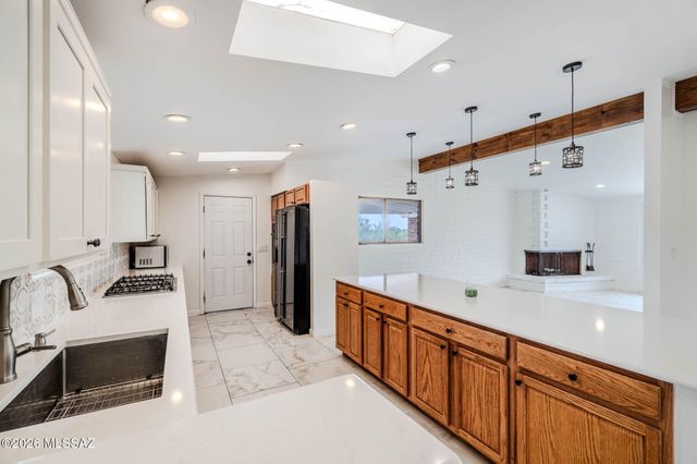6337 N Pomona Road, Tucson, AZ 85704
