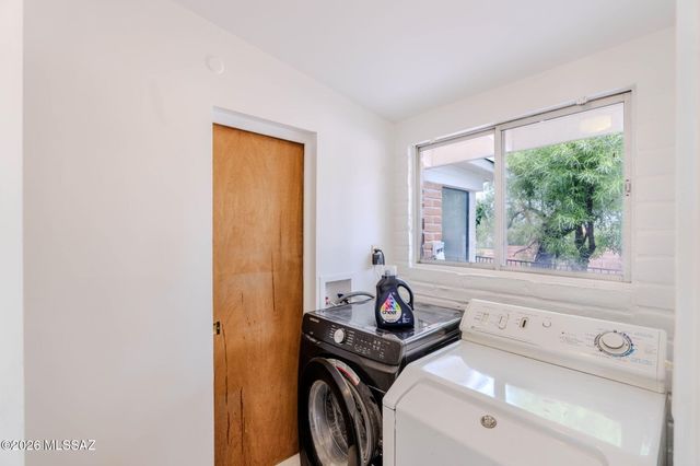 6337 N Pomona Road, Tucson, AZ 85704