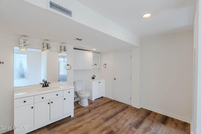 6337 N Pomona Road, Tucson, AZ 85704