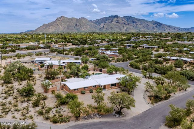 6337 N Pomona Road, Tucson, AZ 85704