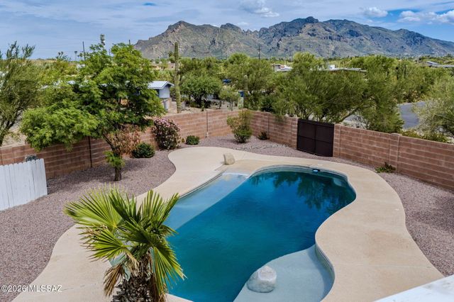 6337 N Pomona Road, Tucson, AZ 85704