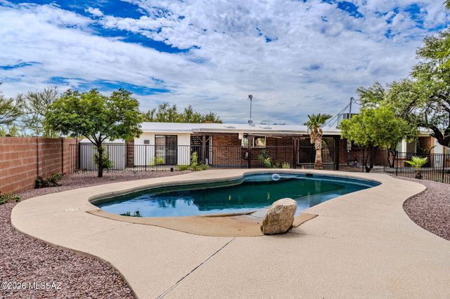 6337 N Pomona Road, Tucson, AZ 85704