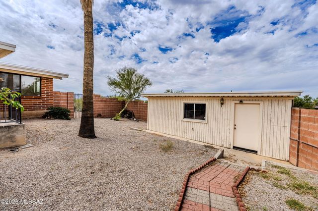 6337 N Pomona Road, Tucson, AZ 85704