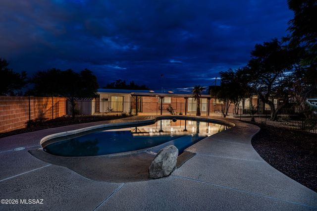 6337 N Pomona Road, Tucson, AZ 85704