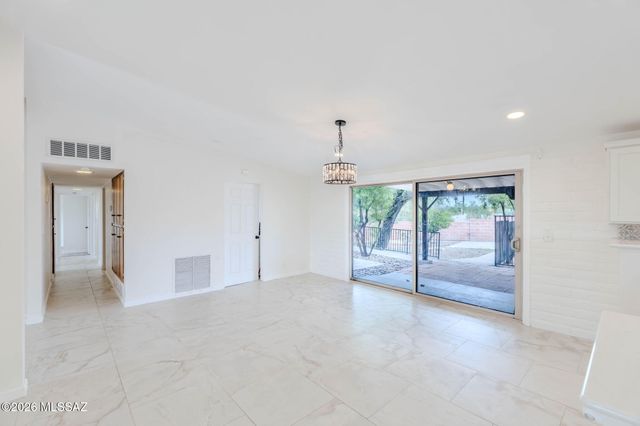 6337 N Pomona Road, Tucson, AZ 85704