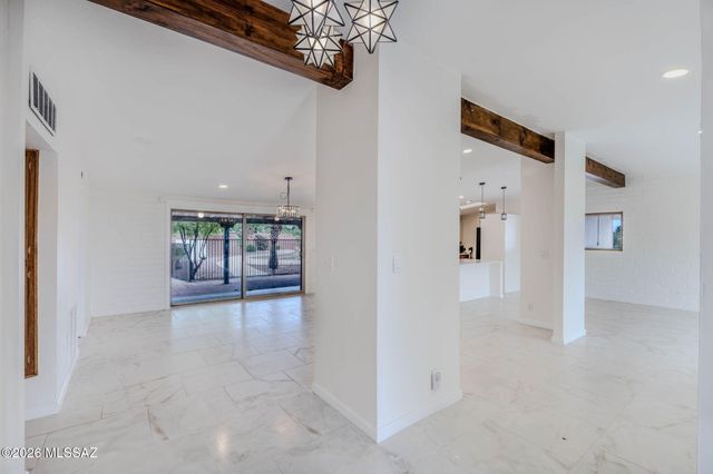 6337 N Pomona Road, Tucson, AZ 85704