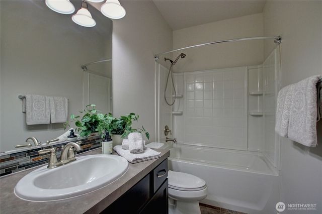 3224 Loch Ness Loop, Mount Vernon, WA 98273