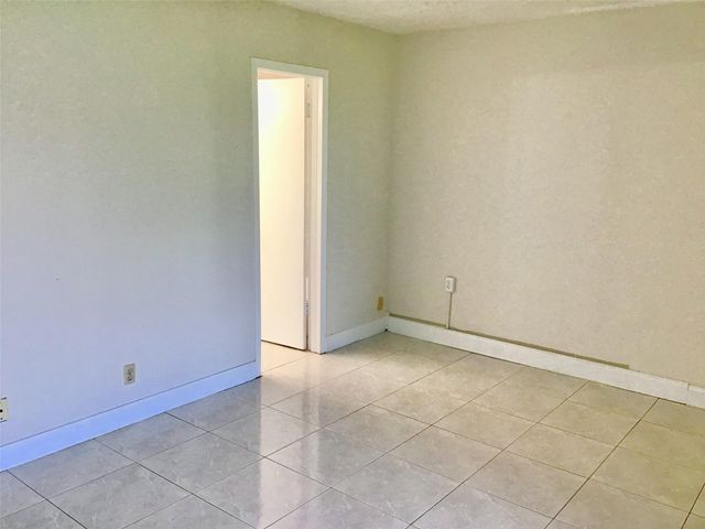 135 Fanshaw D 135, Boca Raton, FL 33434