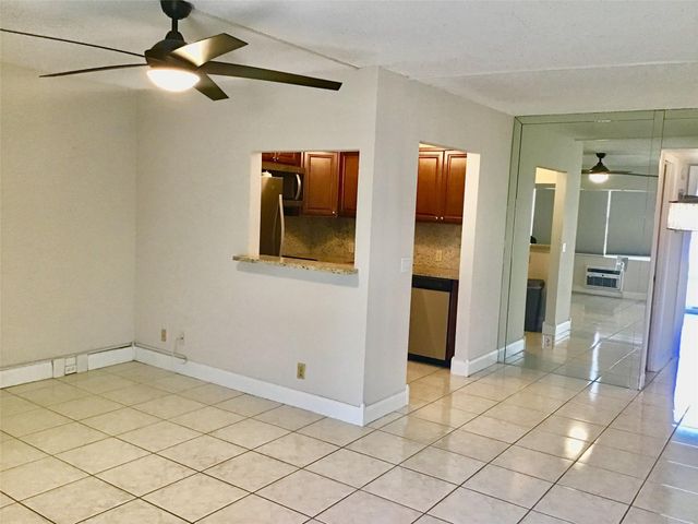 135 Fanshaw D 135, Boca Raton, FL 33434